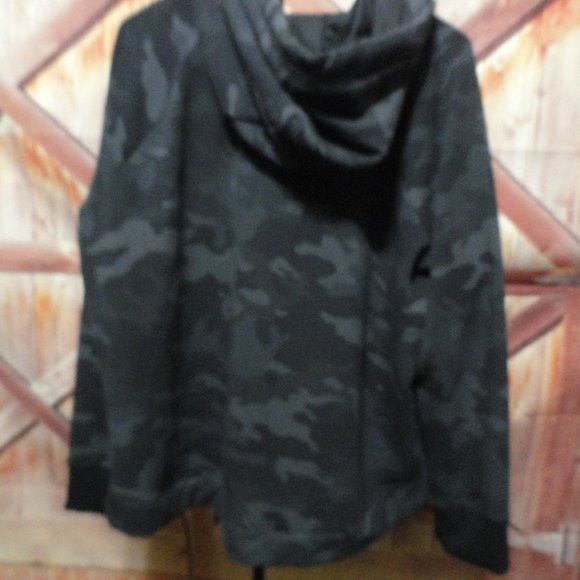Athletic Camo Style Hoodie 2XL~EUC~light weight Black Camo design. - Picture 4 of 5